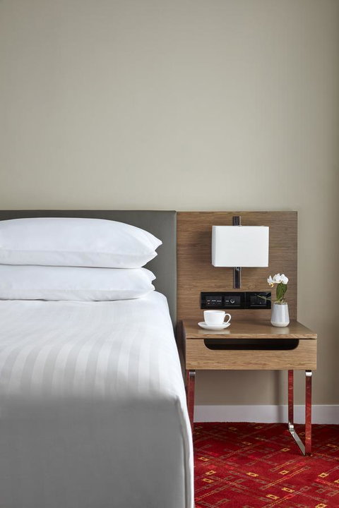 Melbourne Marriott Hotel - Tourism Guide 13