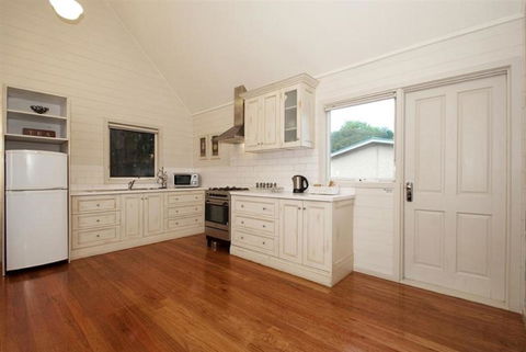 Two Truffles Cottages - Travel Search 6
