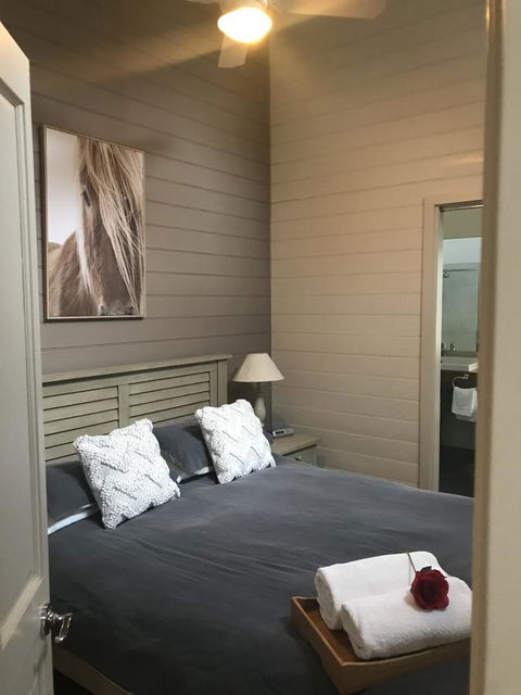 Two Truffles Cottages - Travel Search 4