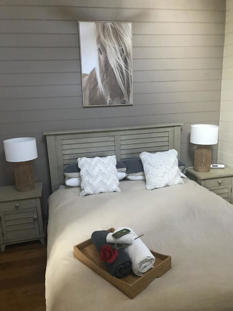 Two Truffles Cottages - Travel Search 3