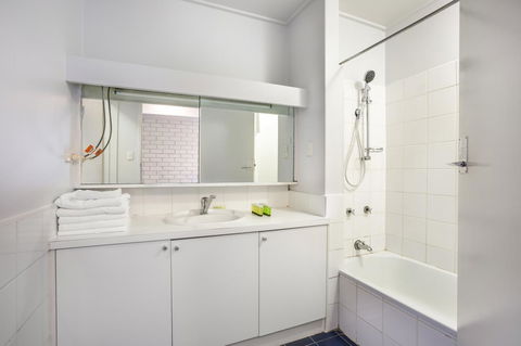 Burvale Hotel - Travel Search 1