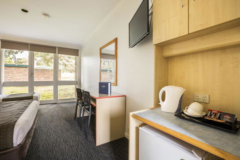 Burvale Hotel - Travel Search 34