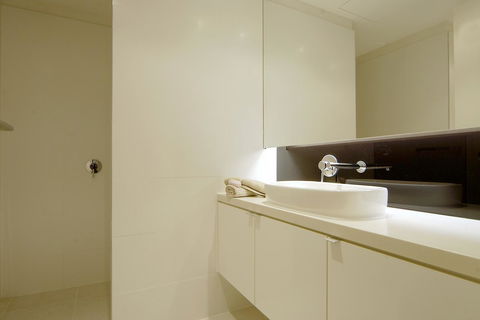 C-Scape Water Front Apartment - Tourism Guide 8