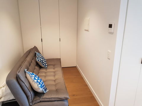 Ivanhoe Apartments - Tourism Guide 25