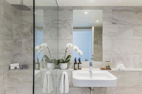 Quay West Suites Melbourne - Tourism Guide 11