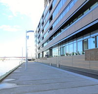 Auzzie Apartments Docklands Melbourne - Cruises Travel