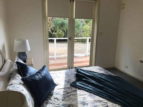 Lakeside Conti Villas - Travel Agents 4
