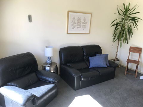 Lakeside Conti Villas - Travel Agents 13