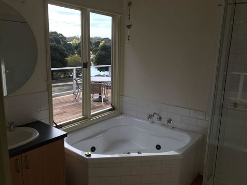 Lakeside Conti Villas - Travel Agents 3