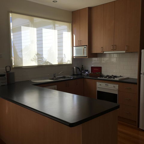 Lakeside Conti Villas - Travel Agents 5