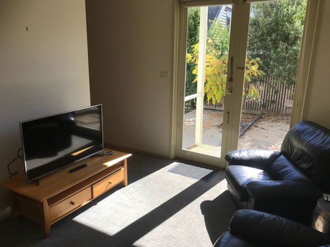 Lakeside Conti Villas - Travel Agents 11