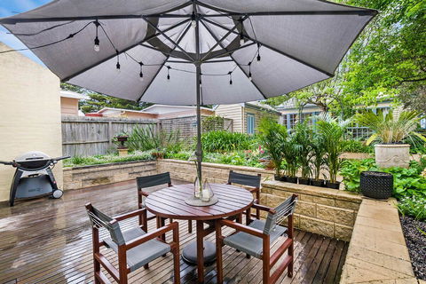 The Waterfront Apartment - Travel Search 12