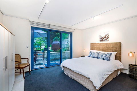 The Waterfront Apartment - Travel Search 6