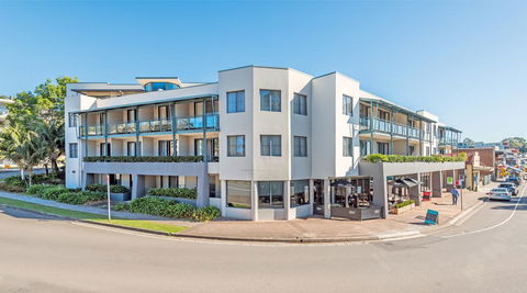 The Brighton Apartments - Cruises Travel 0
