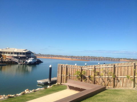 The Carnarvon Luxury Canal Home - Travel Search 2