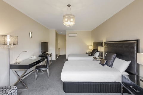The Carrington Hotel - Travel Agents 2