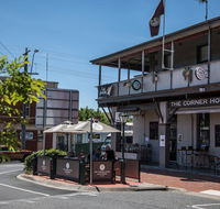 The Corner Hotel Alexandra - Travel Agents