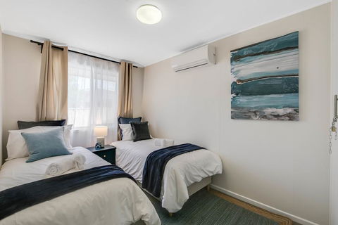 The Cowhide Cabin - Comfy, Family Friendly Stays In Toowoomba - Cruises Travel 3