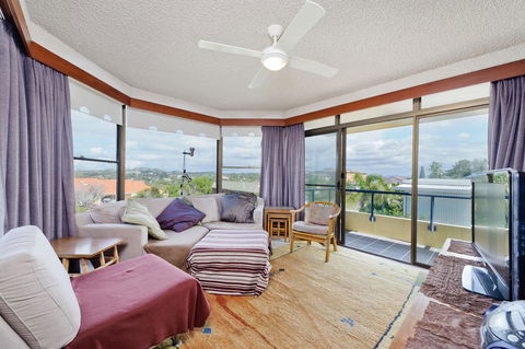 The Crest 6 33 Pacific Drive - Travel Agents 3