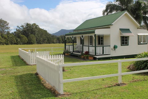 The Dollhouse Cottage - Travel Search 2