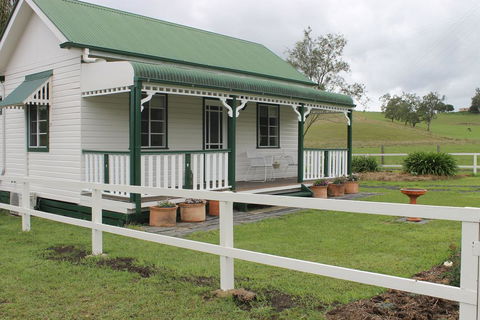 The Dollhouse Cottage - Travel Search 0