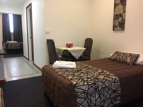 The Esplanade Motel - Travel Search 3