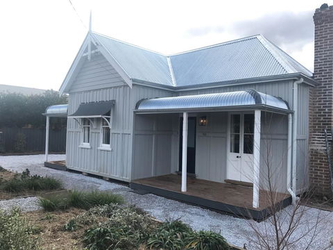 THE GABLES MUDGEE - Cruises Travel 1