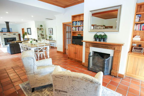 The Grange Homestead - Travel Search 3