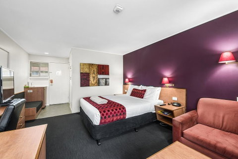 The Henty - Tourism Guide 3