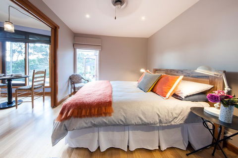 The Linden Bed And Breakfast - Travel Search 2