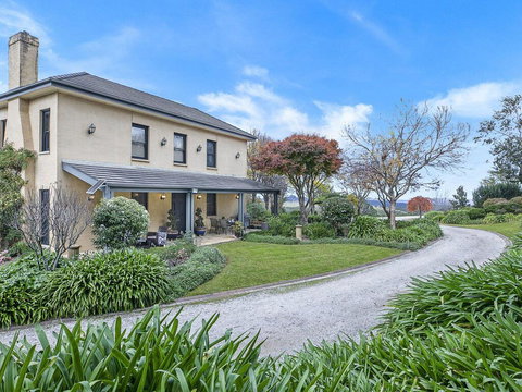 The Lodge @ Linden Hall - Travel Agents 1