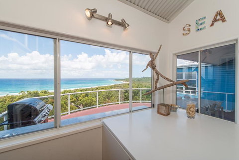 The Mariner - Travel Agents 1