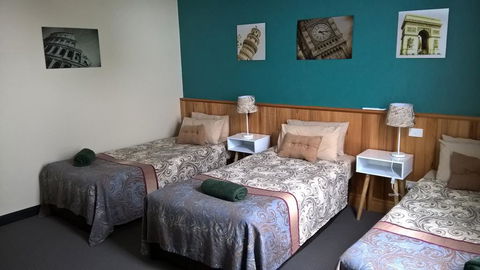 The Moe Motor Inn - Travel Search 3