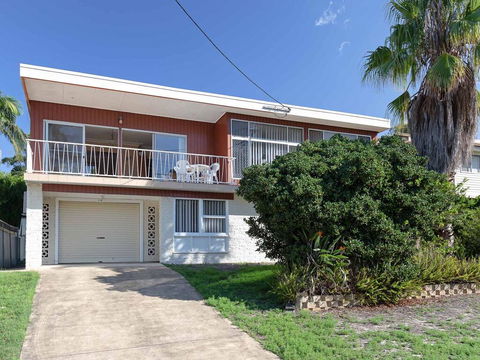 The Norburn', 3 Norburn Avenue - Aircon, Boat Parking, Close To Water & Clubs - Cruises Travel 1
