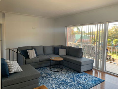 The Norburn', 3 Norburn Avenue - Aircon, Boat Parking, Close To Water & Clubs - Cruises Travel 2