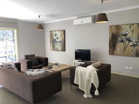 The Old Coolstore - Jonathon Apartment - Travel Search 0