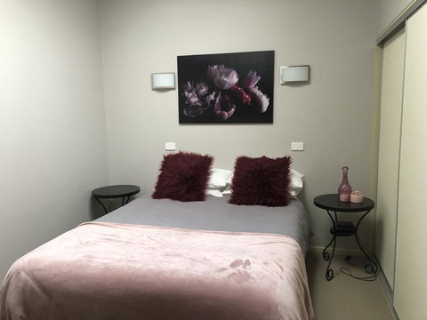 The Old Coolstore - Jonathon Apartment - Travel Search 3