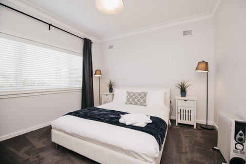 The Palms - Stylish, Modern And Cute As A Button - Travel Agents 2