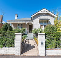 The Pearl on Prince  Stylish Cottage CBD Wifi - Cruises Travel