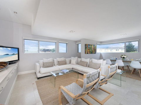The Penthouse @ Little Beach - Cruises Travel 0
