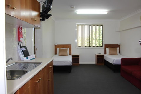 The Pioneer Way Motel - Tourism Guide 3