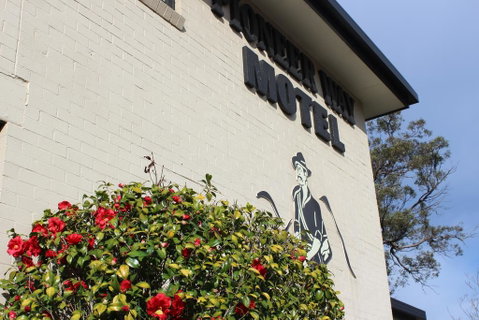 The Pioneer Way Motel - Tourism Guide 0