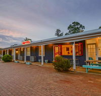 The Platypus Accommodation  Cafe - Cruises Travel