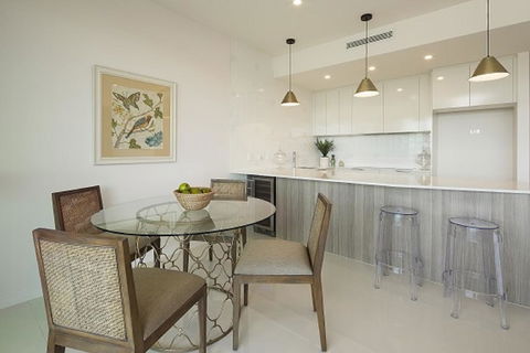 The Princess Bride - Executive 3BR Bulimba Apartment With Balcony In Central Location - Travel Agents 2