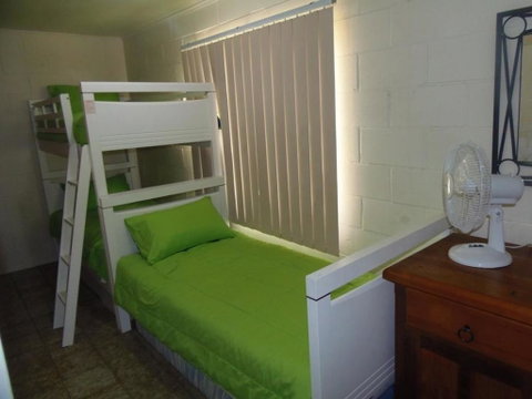 The Red Piranha - Rainbow Beach, Close To Everything, Air Con And Pet Friendly - Tourism Guide 2