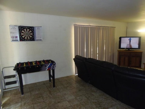 The Red Piranha - Rainbow Beach, Close To Everything, Air Con And Pet Friendly - Tourism Guide 1