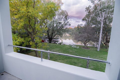 The Riverview BnB - Travel Agents 2