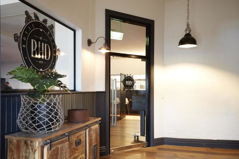 The Royal Hotel, Drouin - Tourism Guide 0