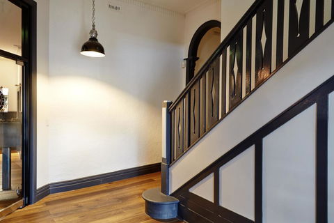 The Royal Hotel, Drouin - Tourism Guide 2