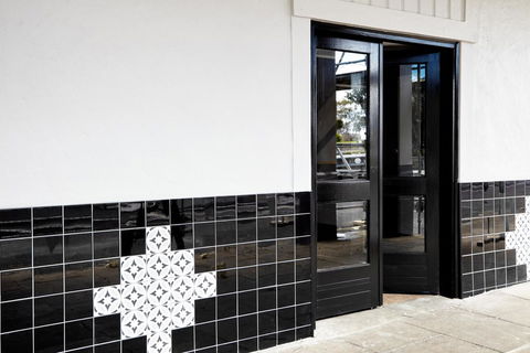 The Royal Hotel, Drouin - Tourism Guide 3